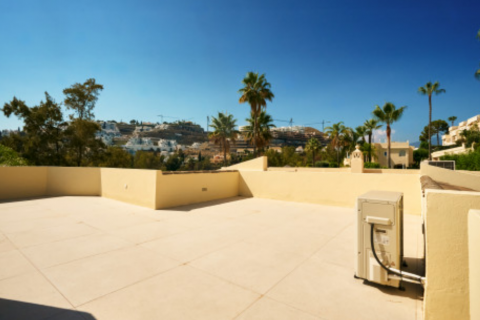 Townhouse for sale Benahavis, Malaga, Spain 3 bedrooms, 240 sq.m. No. 109593 - photo 21