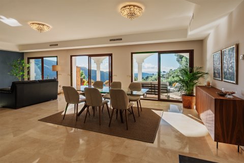 House for sale Benahavis, Malaga, Spain 4 bedrooms, 519 sq.m. No. 109648 - photo 12