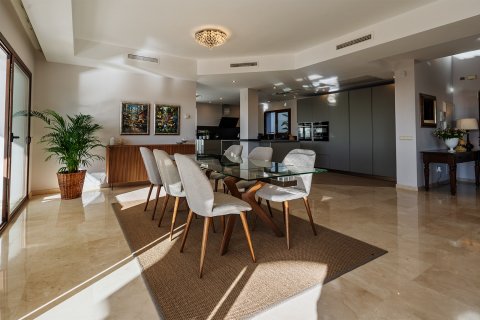 House for sale Benahavis, Malaga, Spain 4 bedrooms, 519 sq.m. No. 109648 - photo 20
