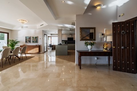 House for sale Benahavis, Malaga, Spain 4 bedrooms, 519 sq.m. No. 109648 - photo 21