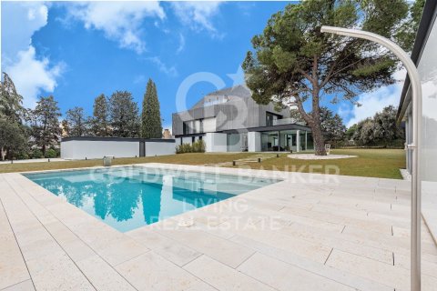 House à Pozuelo de Alarcon, Madrid, Espagne 7 chambres, 700 m2 No. 179178