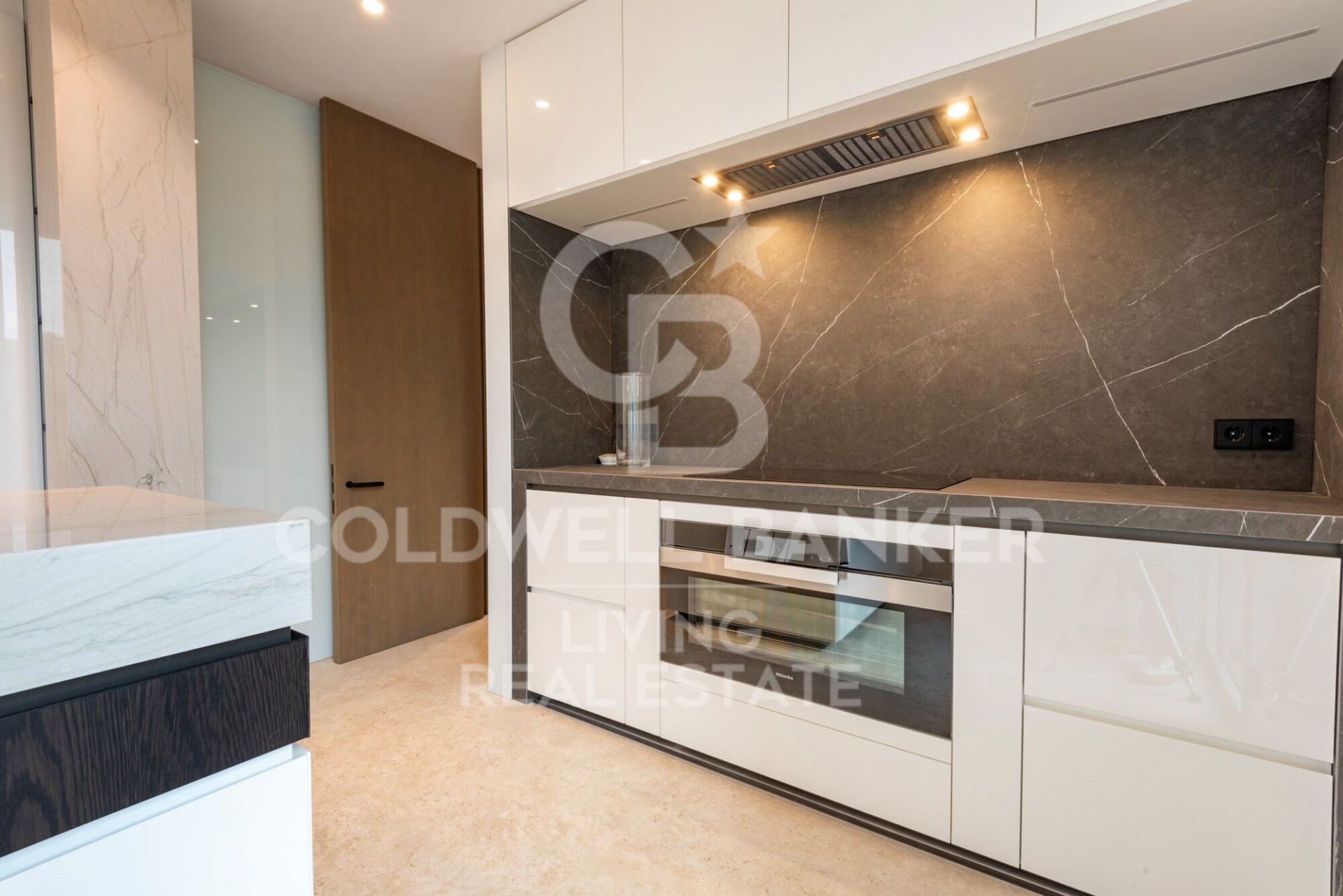 Dom w Pozuelo de Alarcon, Madrid, Hiszpania 7 sypialni, 700 mkw. nr 179178
