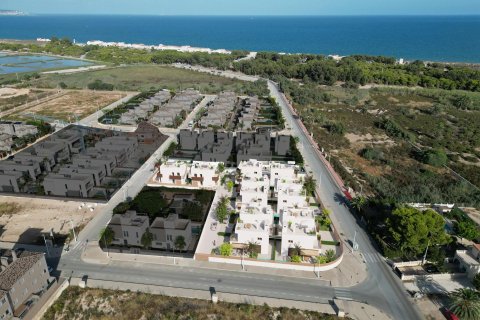 Villa till salu i La Marina, Alicante, Spanien 3 sovrum, 98 kvm. Nr. 170880 - foto 2