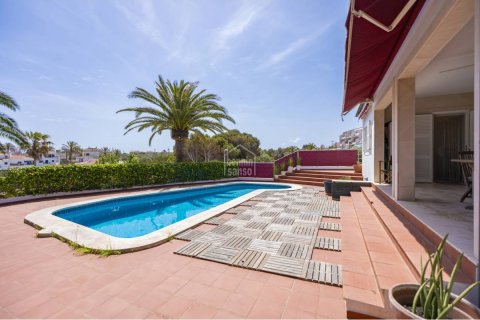 Villa till salu i Es Castell, Menorca, Spanien 4 sovrum, 217 kvm. Nr. 168031 - foto 2