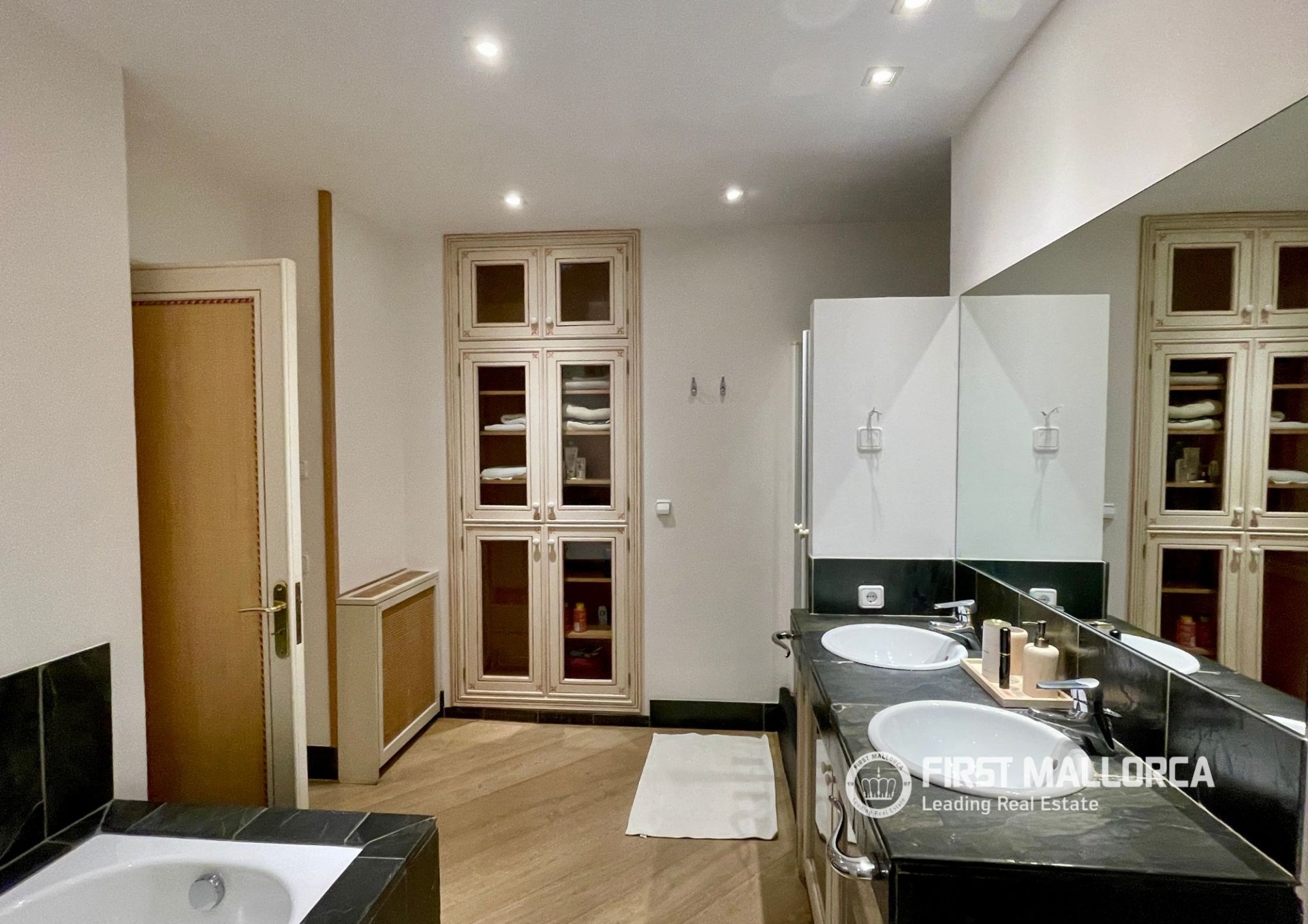 Apartment à Palma de Majorca, Mallorca, Espagne 4 chambres, 216 m2 No. 168035