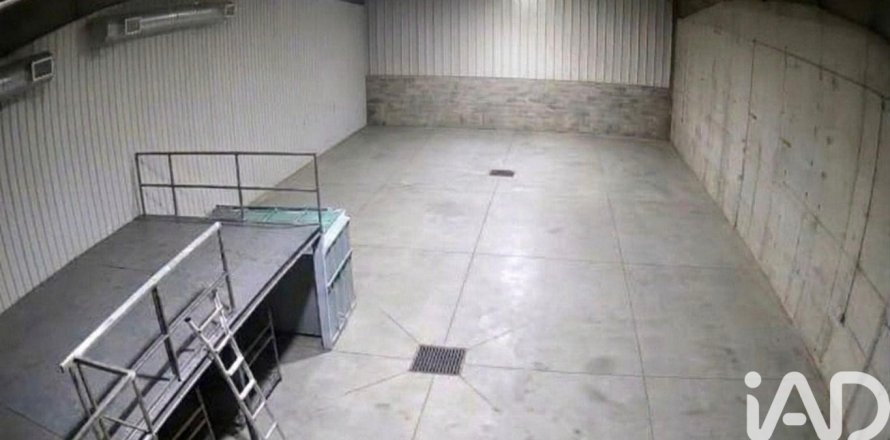 Propiedad comercial en Valdefresno, León, España 1 dormitorio, 314 m2 No. 185149