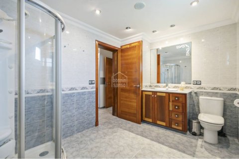 Kaupunkipientalo myytävänä Sant Lluis, Menorca, Espanja, 3 makuuhuonetta, 96 m2 No. 151999 - kuva 11