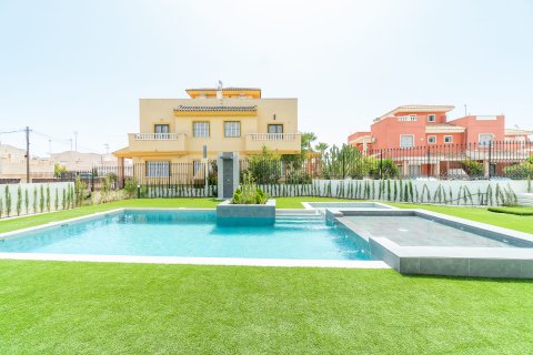 Bungalowi myytävänä Torrevieja, Alicante, Espanja, 3 makuuhuonetta, 74 m2 No. 163523 - kuva 4