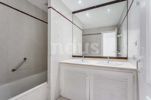 Apartment for sale in Playa Paraiso, Tenerife, Spain 1 bedroom, 65 sq.m. No. 141407 - photo 14