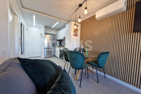 Apartment for sale in Los Cristianos, Tenerife, Spain 1 bedroom, 60 sq.m. No. 141403 - photo 4