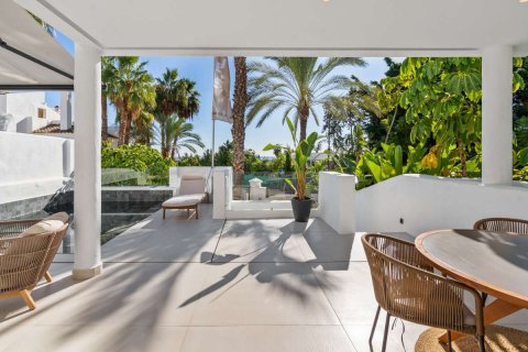 Lägenhet till salu i Estepona, Malaga, Spanien 3 sovrum, 206.78 kvm. Nr. 181496 - foto 3