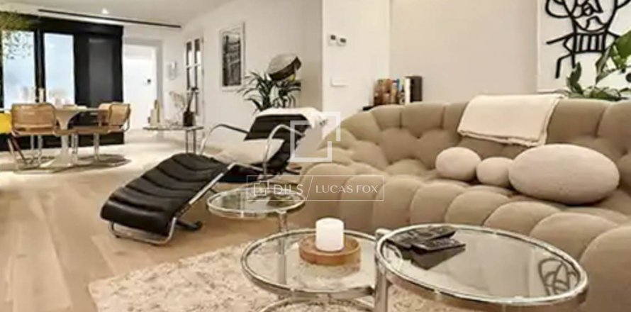 Lägenhet i Barcelona, Spanien 3 sovrum, 156 kvm. Nr. 161365