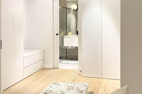 Lägenhet för uthyrning i Barcelona, Spanien 3 sovrum, 156 kvm. Nr. 161365 - foto 16