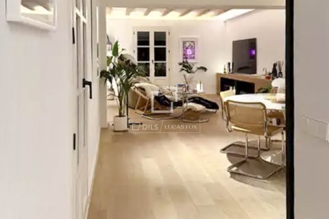 Lägenhet för uthyrning i Barcelona, Spanien 3 sovrum, 156 kvm. Nr. 161365 - foto 3