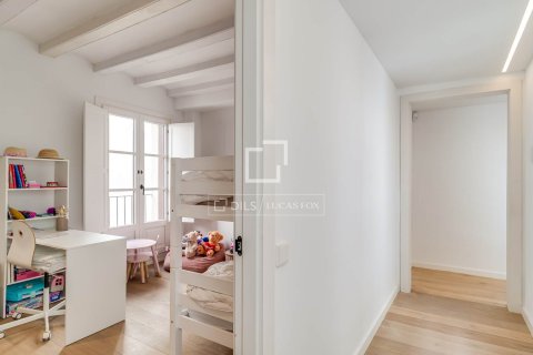 Lägenhet för uthyrning i Barcelona, Spanien 3 sovrum, 156 kvm. Nr. 161365 - foto 27
