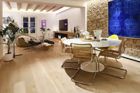 Lägenhet för uthyrning i Barcelona, Spanien 3 sovrum, 156 kvm. Nr. 161365 - foto 2