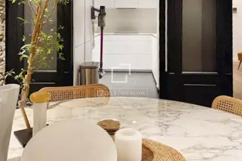 Lägenhet för uthyrning i Barcelona, Spanien 3 sovrum, 156 kvm. Nr. 161365 - foto 8