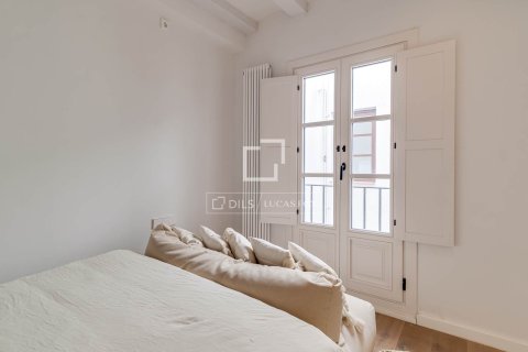 Lägenhet för uthyrning i Barcelona, Spanien 3 sovrum, 156 kvm. Nr. 161365 - foto 19