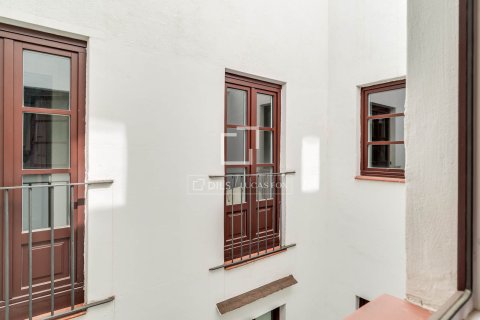 Lägenhet för uthyrning i Barcelona, Spanien 3 sovrum, 156 kvm. Nr. 161365 - foto 30