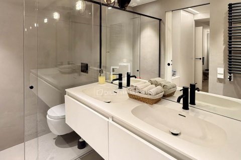 Lägenhet för uthyrning i Barcelona, Spanien 3 sovrum, 156 kvm. Nr. 161365 - foto 19