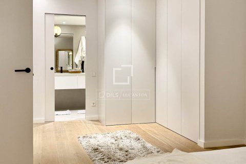 Lägenhet för uthyrning i Barcelona, Spanien 3 sovrum, 156 kvm. Nr. 161365 - foto 17