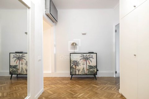 Lägenhet för uthyrning i Barcelona, Spanien 2 sovrum, 185 kvm. Nr. 161364 - foto 30