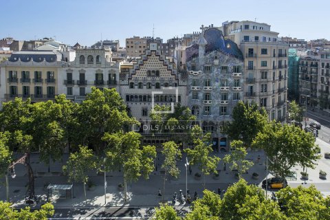 Lägenhet för uthyrning i Barcelona, Spanien 2 sovrum, 185 kvm. Nr. 161364 - foto 9