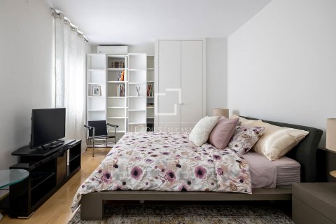 Lägenhet för uthyrning i Barcelona, Spanien 2 sovrum, 185 kvm. Nr. 161364 - foto 25