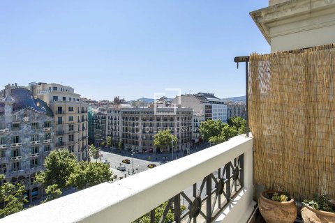 Lägenhet för uthyrning i Barcelona, Spanien 2 sovrum, 185 kvm. Nr. 161364 - foto 8