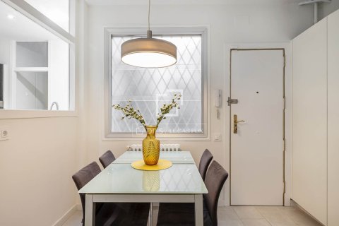 Lägenhet för uthyrning i Barcelona, Spanien 2 sovrum, 185 kvm. Nr. 161364 - foto 16