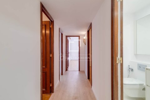 Lägenhet för uthyrning i Barcelona, Spanien 4 sovrum, 168 kvm. Nr. 161369 - foto 17