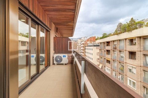 Lägenhet för uthyrning i Barcelona, Spanien 4 sovrum, 168 kvm. Nr. 161369 - foto 2