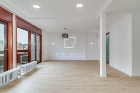 Lägenhet för uthyrning i Barcelona, Spanien 4 sovrum, 168 kvm. Nr. 161369 - foto 5