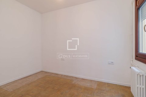 Lägenhet för uthyrning i Barcelona, Spanien 4 sovrum, 168 kvm. Nr. 161369 - foto 28