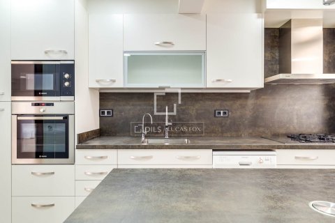 Lägenhet för uthyrning i Barcelona, Spanien 4 sovrum, 168 kvm. Nr. 161369 - foto 9