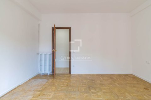 Lägenhet för uthyrning i Barcelona, Spanien 4 sovrum, 168 kvm. Nr. 161369 - foto 19