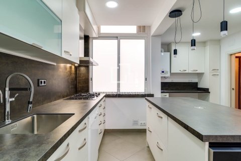 Lägenhet för uthyrning i Barcelona, Spanien 4 sovrum, 168 kvm. Nr. 161369 - foto 10