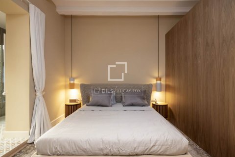 Lägenhet för uthyrning i Barcelona, Spanien 3 sovrum, 250 kvm. Nr. 161368 - foto 5