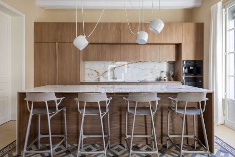 Lägenhet för uthyrning i Barcelona, Spanien 3 sovrum, 250 kvm. Nr. 161368 - foto 10