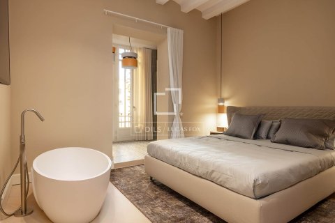 Lägenhet för uthyrning i Barcelona, Spanien 3 sovrum, 250 kvm. Nr. 161368 - foto 4