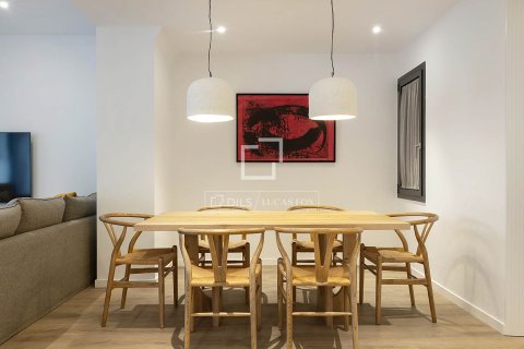 Lägenhet för uthyrning i Barcelona, Spanien 3 sovrum, 238 kvm. Nr. 161366 - foto 16