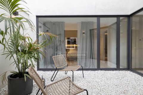 Lägenhet för uthyrning i Barcelona, Spanien 3 sovrum, 238 kvm. Nr. 161366 - foto 23