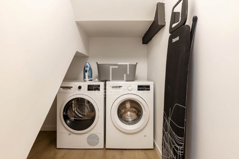 Lägenhet för uthyrning i Barcelona, Spanien 3 sovrum, 238 kvm. Nr. 161366 - foto 20