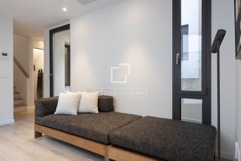 Lägenhet för uthyrning i Barcelona, Spanien 3 sovrum, 238 kvm. Nr. 161366 - foto 22