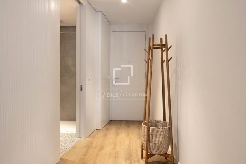 Lägenhet för uthyrning i Barcelona, Spanien 3 sovrum, 238 kvm. Nr. 161366 - foto 17