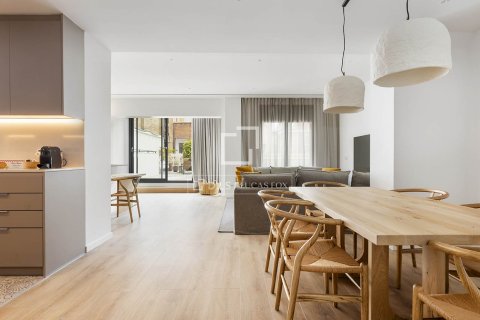Huoneisto Barcelona, Espanja 3 makuuhuonetta, 238 m2 No. 161366