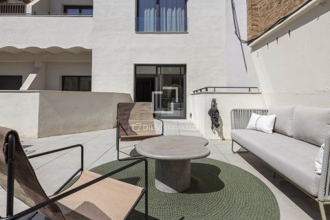 Lägenhet för uthyrning i Barcelona, Spanien 3 sovrum, 238 kvm. Nr. 161366 - foto 12