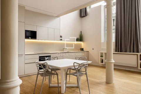 Lägenhet för uthyrning i Barcelona, Spanien 1 sovrum, 173 kvm. Nr. 161370 - foto 3