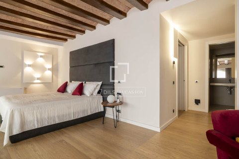 Lägenhet för uthyrning i Barcelona, Spanien 1 sovrum, 173 kvm. Nr. 161370 - foto 17