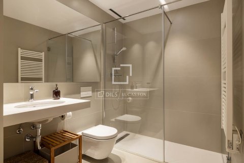 Lägenhet för uthyrning i Barcelona, Spanien 1 sovrum, 173 kvm. Nr. 161370 - foto 13